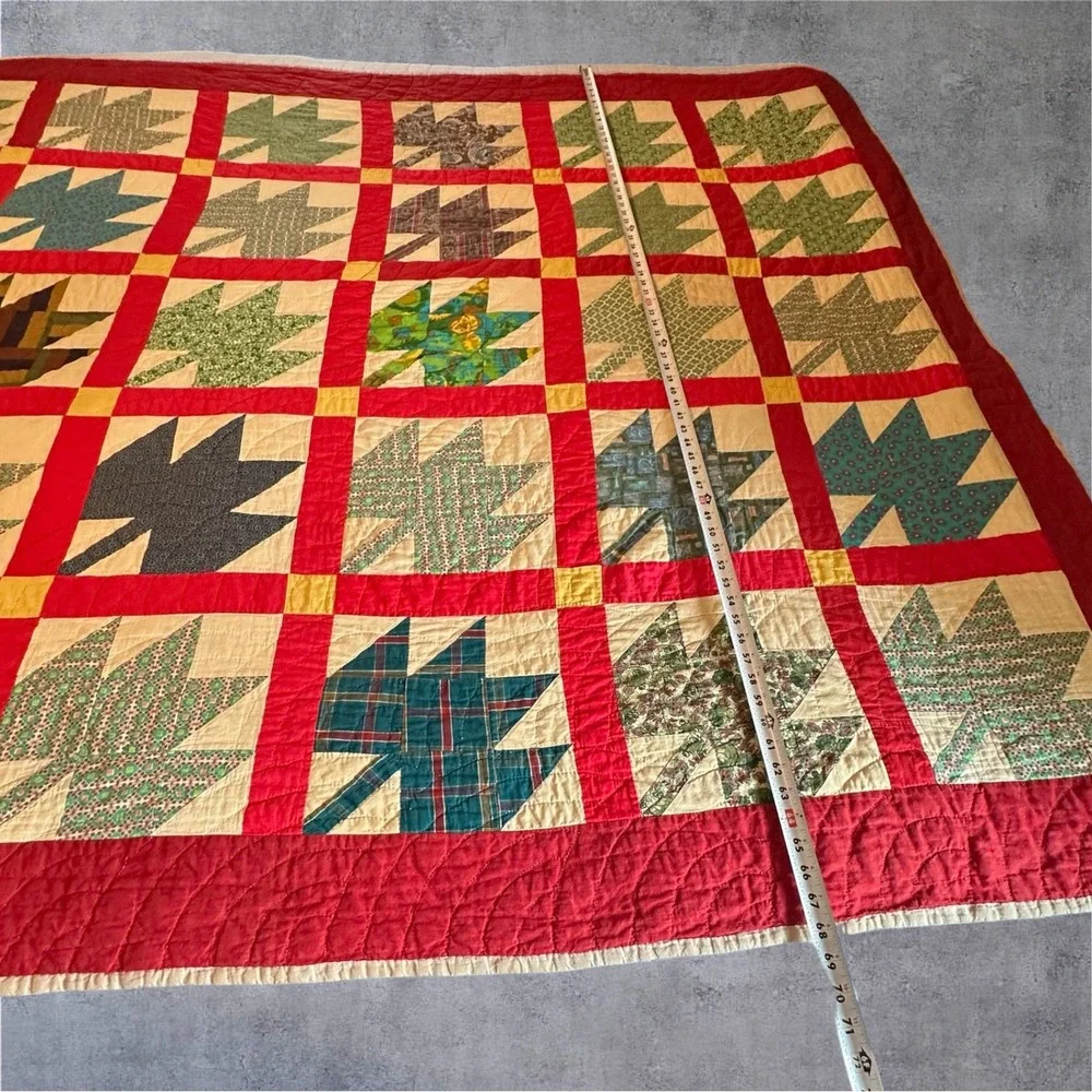 Vintage Handmade Maple Leaf Quilt 82x68 Red Green Cream Patchwork
